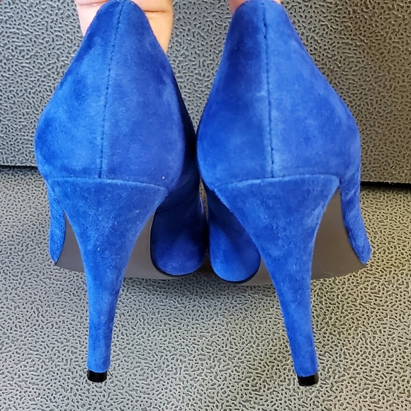 Charles David Blue Suede Pumps - Picture 4 of 5